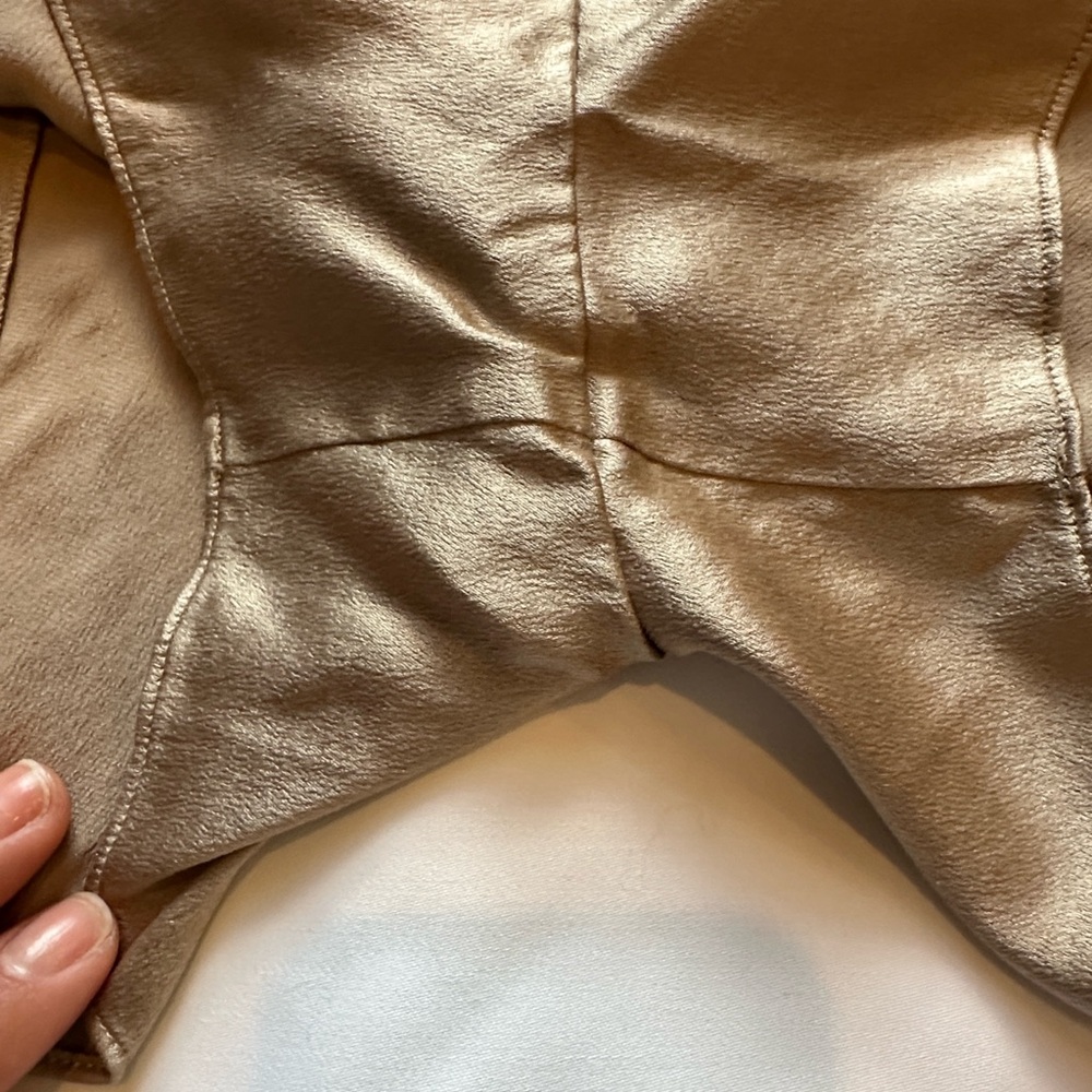 Vince Women's 100% Silk Shorts - Picture 8 of 11